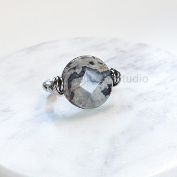 Gray Agate Stretch Ring