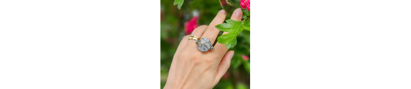 Gray Agate Stretch Ring