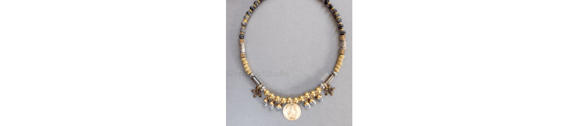 Metallic Necklace with a Coin