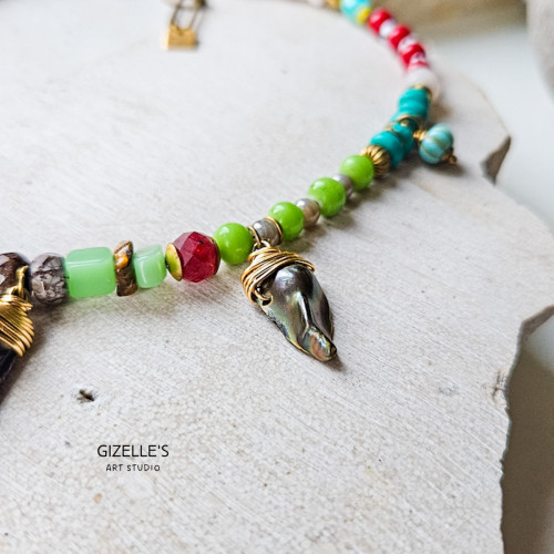 Naszyjnik PERŁOWY KIEŁ – mosiądz i perły handmade