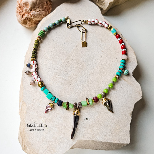 Naszyjnik PERŁOWY KIEŁ – mosiądz i perły handmade