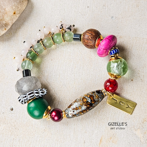 Bransoletka JOY – kolorowa bransoletka handmade z napisem