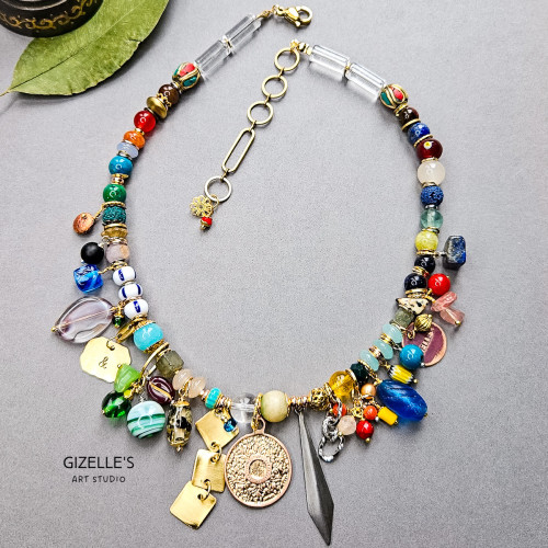 Bogaty projekt indywidualny – naszyjnik artystyczny na zamówienie