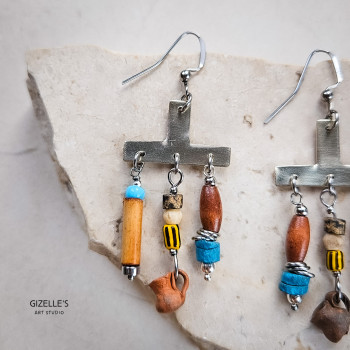 Kolczyki CULT – surowa forma i ziemiste kolory | Gizelle’s Art Studio