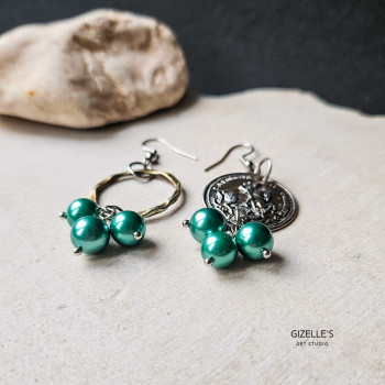 Kolczyki Generałowej – perły seashell i guzik vintage