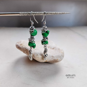 Kolczyki MANAMANA - zielony howlit i metalowe detale