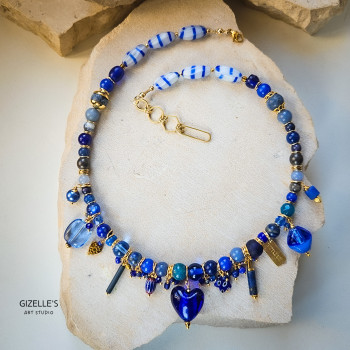 Naszyjnik Mono Blue – niebieska biżuteria artystyczna