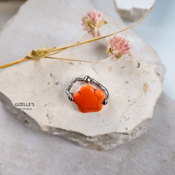 Elastyczny pierścionek Orange Peel – howlit i stal szlachetna