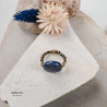 Elastyczny pierścionek True Blue – sodalit i złote detale