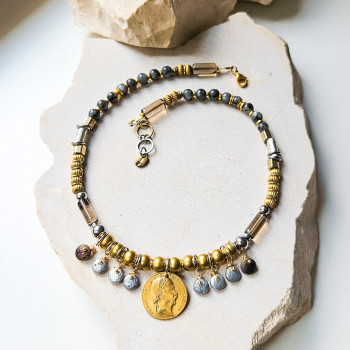 Naszyjnik HABSBURG – kamienie i moneta vintage | Gizelle’s