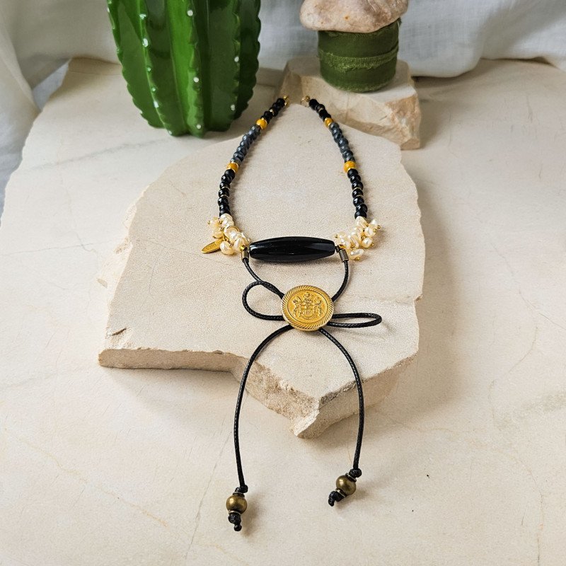 Długi naszyjnik Torr z agatów, black stone, jaspis, larwikit i imitacji pereł.
